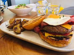 猛兽大汉堡配松露调味小土豆-Money Shops(愚园路店)