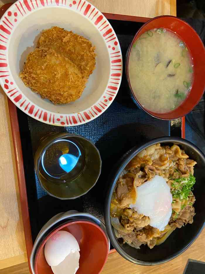 食其家(南京伊通店)-"以前大家想到吃日式丼饭简餐都是去吉野家!