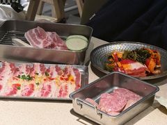-蚂蚁洞·烤肉大营地(上海静安大悦城店)