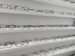 -美式眼镜·授权蔡司.依视路.尼康.豪雅.明月(南翔印象城店)