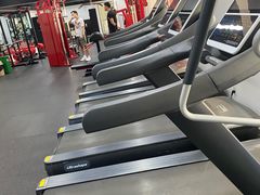 -坚果健身24小时工作室(定西路店)