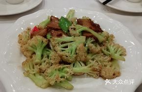 Tai Shan Cauliflower Stir-fried with Pork Belly
