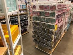 -名创优品(广州萝岗万达广场店)