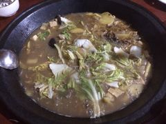 -粘豆包柴火铁锅炖