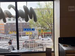 靠窗位-麦当劳(展览馆店)