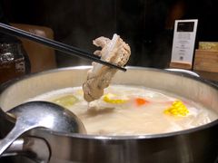澳门鸡脚猪骨煲-官也街澳门火锅(新源里店)