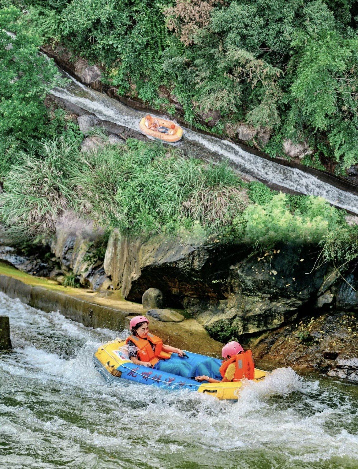 桐庐虎啸峡漂流