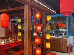 -宽板凳老灶火锅(台湾街店)