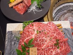 -山川小町·极番烧肉(新地假日广场店)