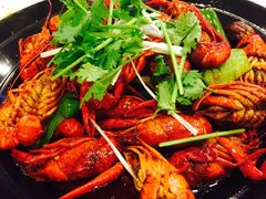 -虾弄弄海派小龙虾·牛羊蝎子火锅