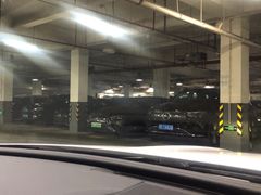 -上海星瀚奔驰4S店(红柳路店)