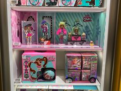 -泡泡玛特POPMART(上海环球港店)