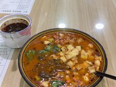 -吴三酸菜麻食酱香面馆(印花布园小区店)