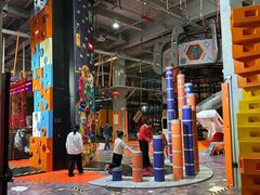 -嗨翻Hi-Fun竞技主题乐园·蹦床亲子生日轰趴(国光1937店)