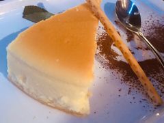 卡布奇诺慕斯蛋糕-MR.ROCKY洛奇先生RESTAURANT&BAR(宝安壹方城店)