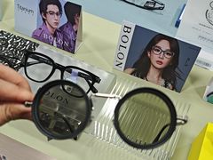 -罗伯特眼镜·蔡司官方授权(罗湖国贸店)