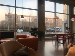 靠窗位-dotcom coffee古点咖啡(致真大厦店)