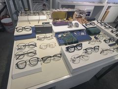 -浮光眼镜·蔡司视觉合作·数字验配中心(陆家嘴店)