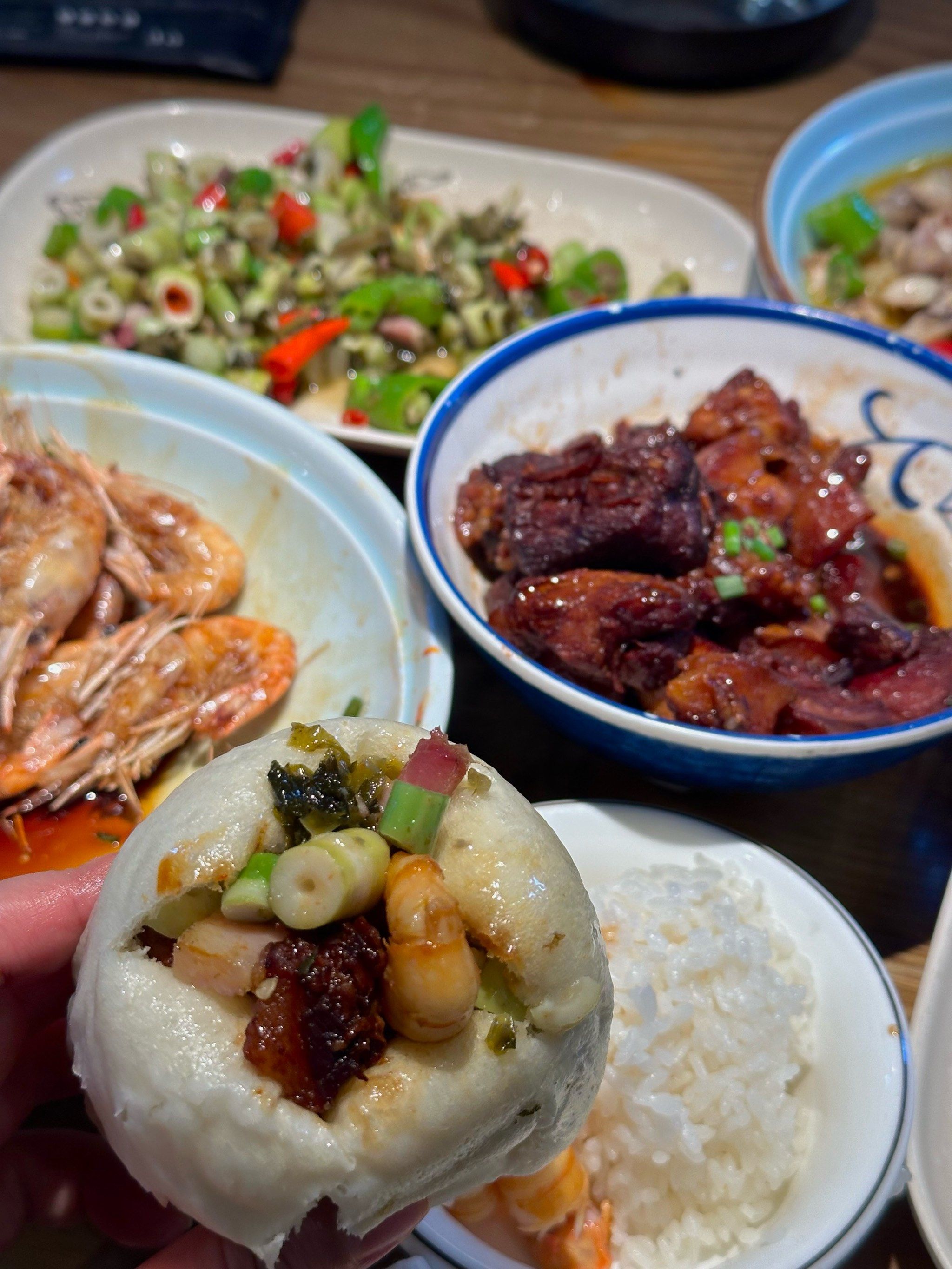 藏在杭州巷子里[流泪]一口酥烂红烧肉的幸福