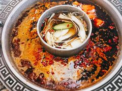 菌香鸳鸯锅-晓宇重庆火锅(大唐不夜城店)