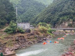 -安吉龙王山峡谷漂流