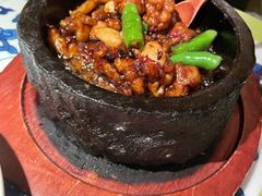 石锅杭椒牛蛙-桂满陇天书(南京德基旗舰店)
