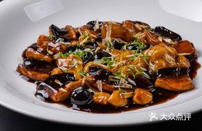 Eel Black Garlic Braised Fish Maw