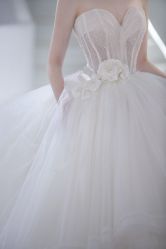 -艾米丽婚纱礼服