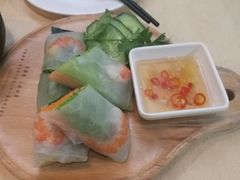越南传统生包鲜虾春卷-来龙里 精致 东南亚餐室(万象城店)