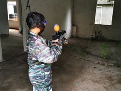 -东湖小天池真人CS彩弹野战基地