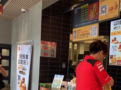 -麦当劳(中二横路店)