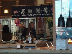 -大中华希尔顿酒店-念自助餐·嗨啤·小龙虾