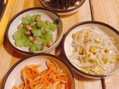小菜拼盘-源味屋韩式火锅&炸鸡(鼎城当代商城店)