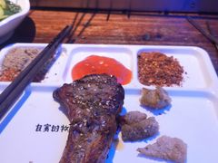 苏尼特金质烤羊排-三个蒙古大叔羊肉串(大宁店)
