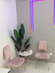 -SWANK SALON