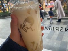 -喜茶(上海打浦桥日月光gelato lab+店)