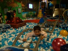 -酷洛小镇(步步高新天地购物广场店)