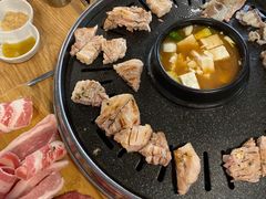 -江南猪肉商会无限续吃(弘大店)