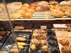 巨长香肠面包-多乐之日(和平伊势丹店)