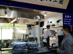 门面-陇上全荟兰州传统牛肉面(延吉路店)