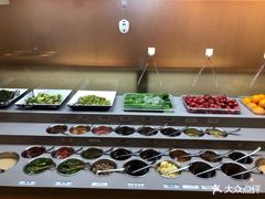 自助调料区-海底捞火锅鲜切牛肉主题店(长寿路店)