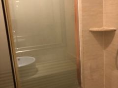 -维也纳酒店(华为广州研发中心罗冲围店)