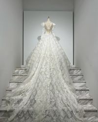 -Renee芮亦婚纱(原丽莎)