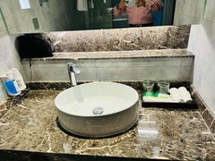 -上海虹桥西郊假日酒店