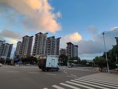 -沃尔玛(前山店)