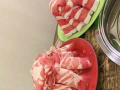 -洞庭洲·防空洞火锅·烧烤·铜锅涮肉(新百广场店)