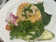 -Chom Cafe and Restaurant