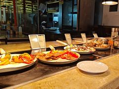 -大中华希尔顿酒店-念自助餐·嗨啤·小龙虾