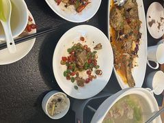 -鱼鲜饭香·招牌汽锅剁椒鱼头王