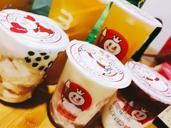 -蜜雪冰城(万达广场外B号门门口外集装箱店)